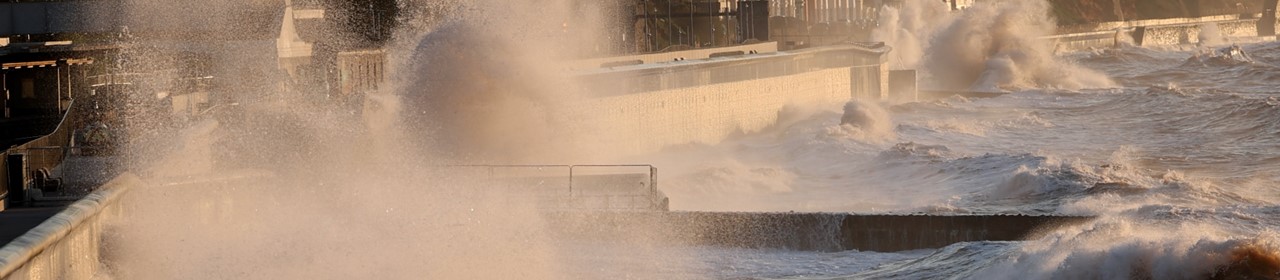 Dawlish new sea wall deflecting waves